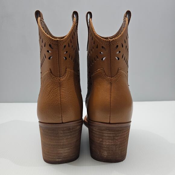 NEW Marc Fisher LTD Elyma Ankle Boot Womens 10 Tan Leather Pointed Toe Western - Picture 7 of 14